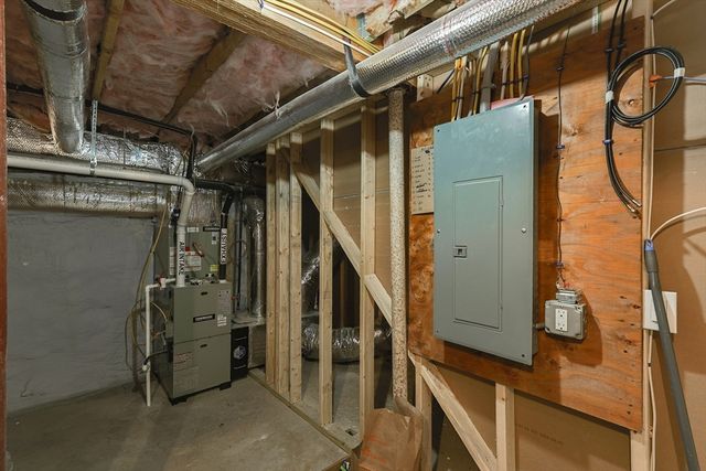 3 Robert St, Attleboro, MA 02703