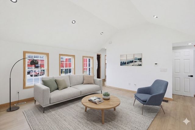 3 Robert St, Attleboro, MA 02703