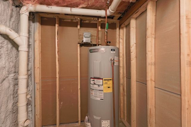 3 Robert St, Attleboro, MA 02703