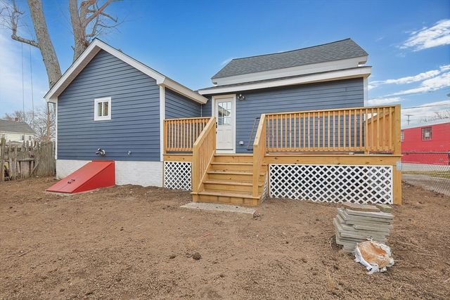 3 Robert St, Attleboro, MA 02703