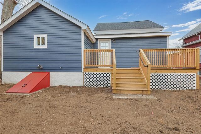 3 Robert St, Attleboro, MA 02703