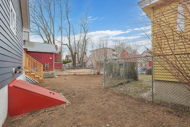 3 Robert St, Attleboro, MA 02703