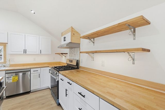 3 Robert St, Attleboro, MA 02703