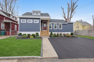 3 Robert St, Attleboro, MA 02703