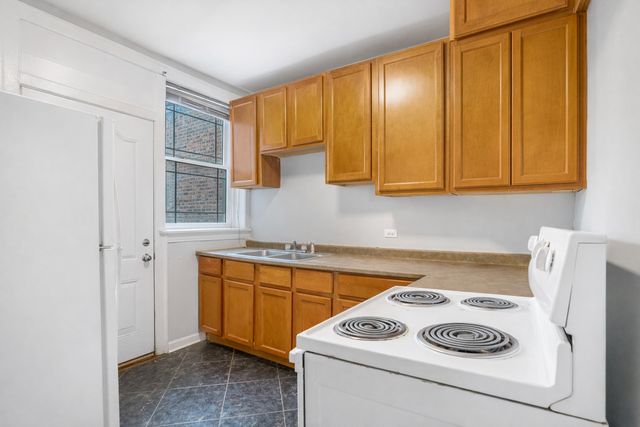 8001 S Maryland Avenue, Chicago, IL 60619