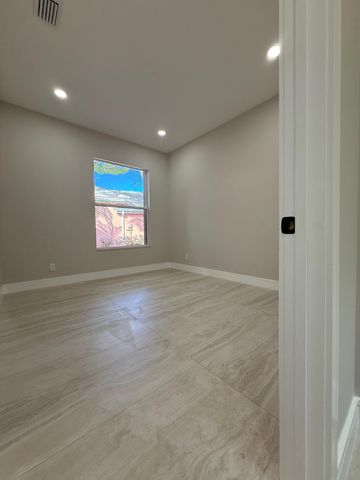 8676 Doverbrook Drive, Palm Beach Gardens, FL 33410