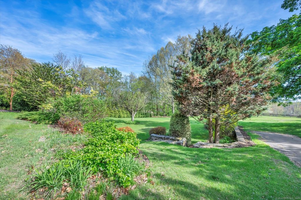 124 Nooks Hill Road, Cromwell, CT 06416