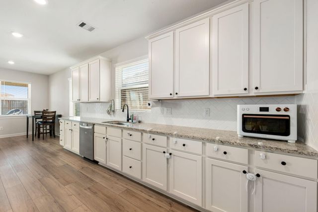 13721 Gaff Rig Drive, Texas City, TX 77510