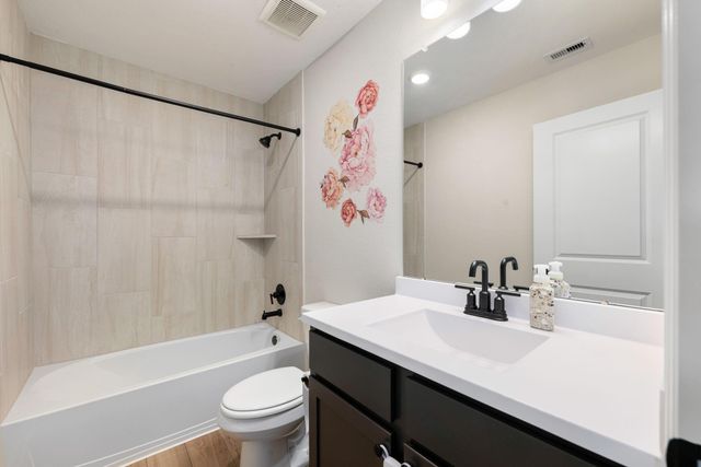 13721 Gaff Rig Drive, Texas City, TX 77510