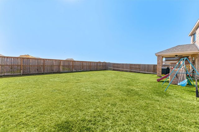 13721 Gaff Rig Drive, Texas City, TX 77510