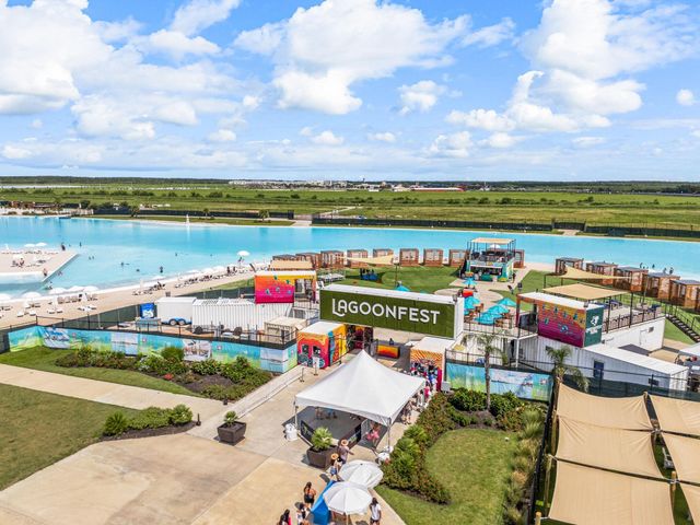 13721 Gaff Rig Drive, Texas City, TX 77510