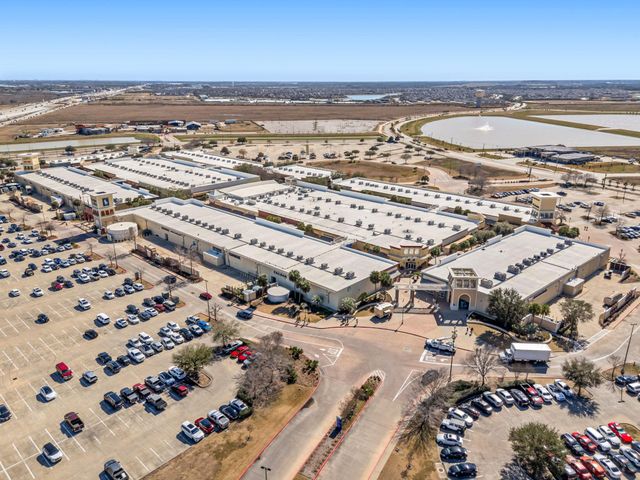 13721 Gaff Rig Drive, Texas City, TX 77510