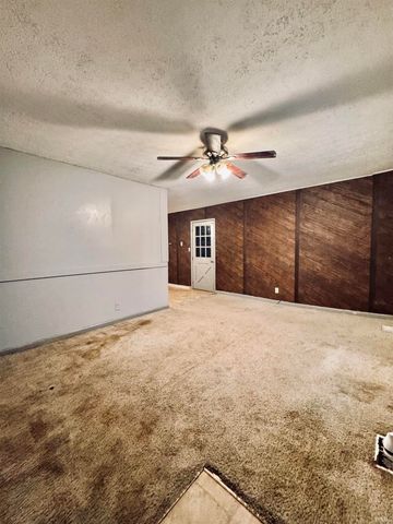 520 Beechwood Drive, Monticello, IN 47960