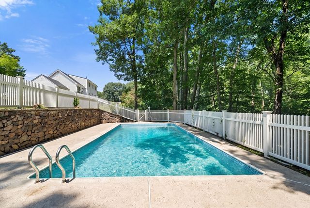 25 Indian Hill Road, Woburn, MA 01801