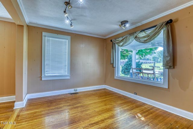 812 East Main Street, Rogersville, TN 37857