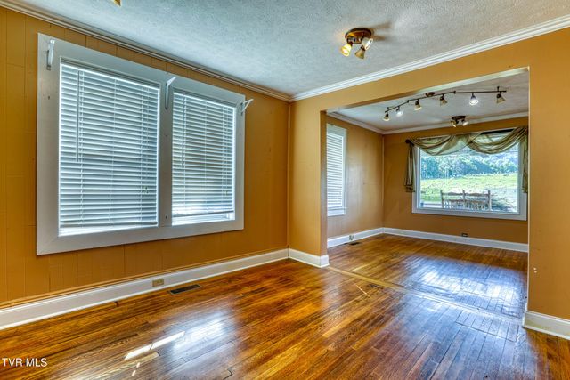 812 East Main Street, Rogersville, TN 37857