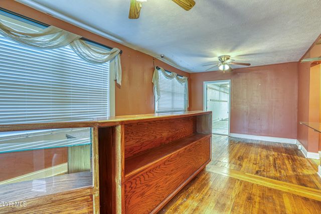 812 East Main Street, Rogersville, TN 37857