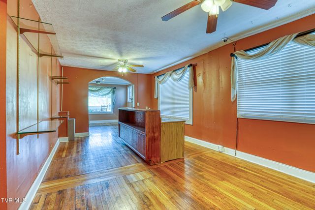 812 East Main Street, Rogersville, TN 37857