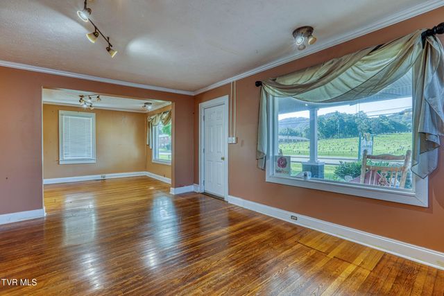 812 East Main Street, Rogersville, TN 37857