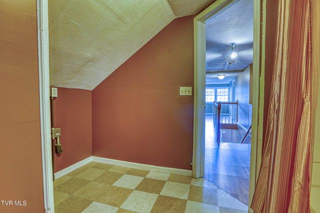 812 East Main Street, Rogersville, TN 37857