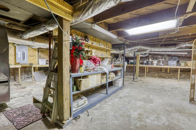 812 East Main Street, Rogersville, TN 37857