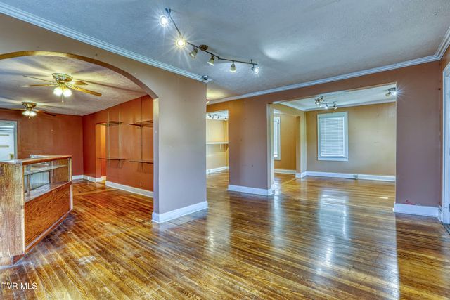 812 East Main Street, Rogersville, TN 37857