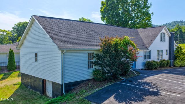 812 East Main Street, Rogersville, TN 37857