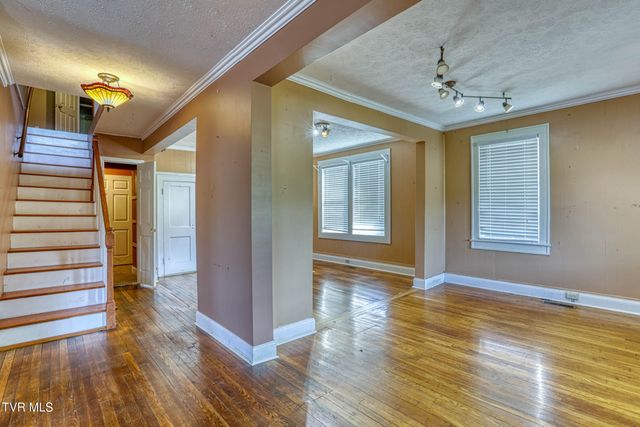 812 East Main Street, Rogersville, TN 37857