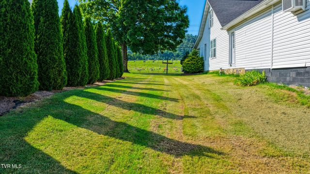 812 East Main Street, Rogersville, TN 37857