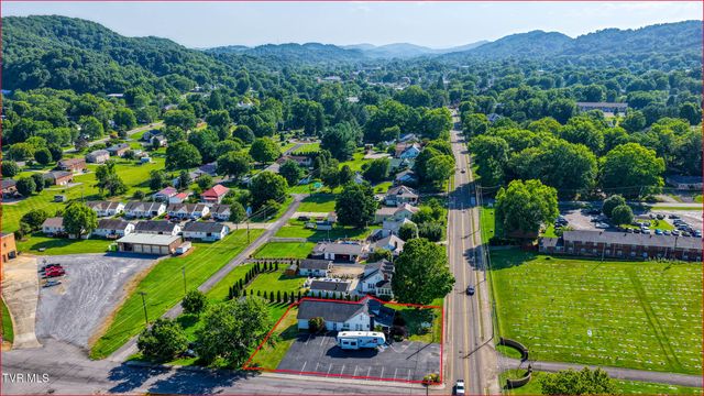 812 East Main Street, Rogersville, TN 37857