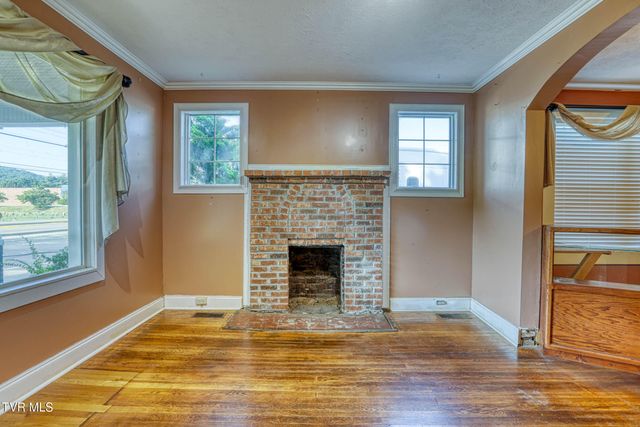 812 East Main Street, Rogersville, TN 37857