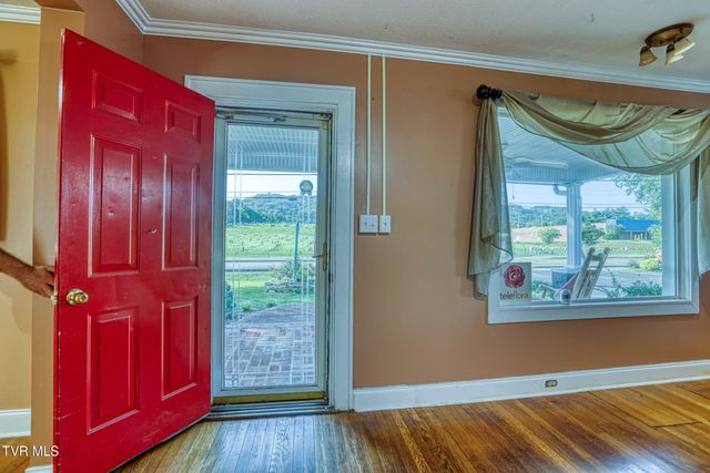 812 East Main Street, Rogersville, TN 37857