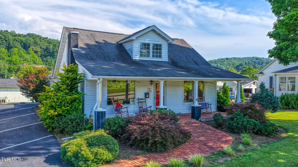 812 East Main Street, Rogersville, TN 37857