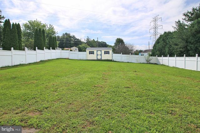 81 E BROOKFIELD, Lebanon, PA 17046