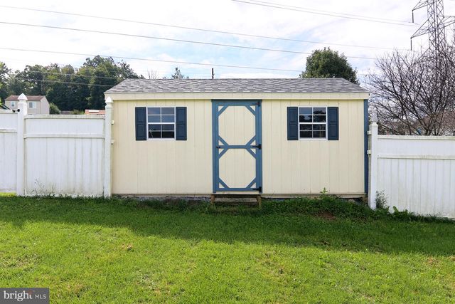 81 E BROOKFIELD, Lebanon, PA 17046