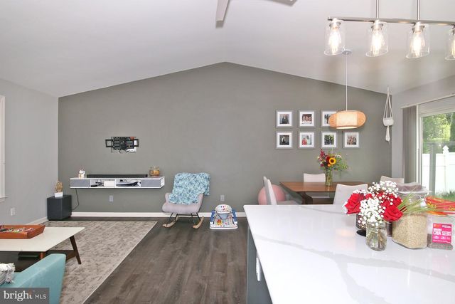 81 E BROOKFIELD, Lebanon, PA 17046
