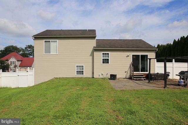 81 E BROOKFIELD, Lebanon, PA 17046