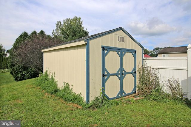 81 E BROOKFIELD, Lebanon, PA 17046