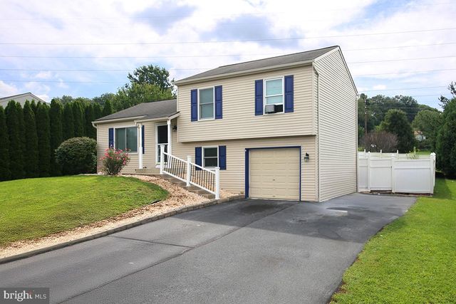 81 E BROOKFIELD, Lebanon, PA 17046