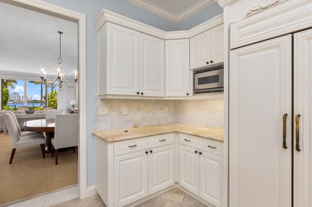 307 Everglade Avenue, Palm Beach, FL 33480