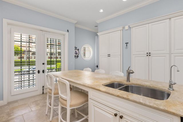 307 Everglade Avenue, Palm Beach, FL 33480