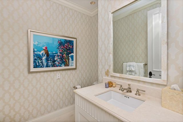 307 Everglade Avenue, Palm Beach, FL 33480