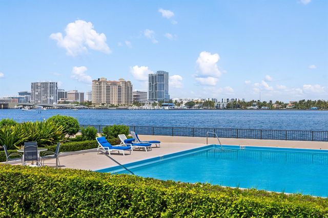 307 Everglade Avenue, Palm Beach, FL 33480