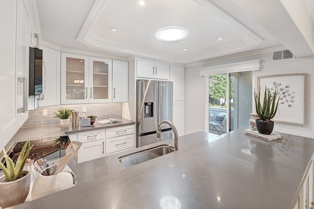 1708 Oakmont Dr 1, Walnut Creek, CA 94595