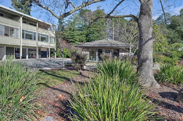 1708 Oakmont Dr 1, Walnut Creek, CA 94595