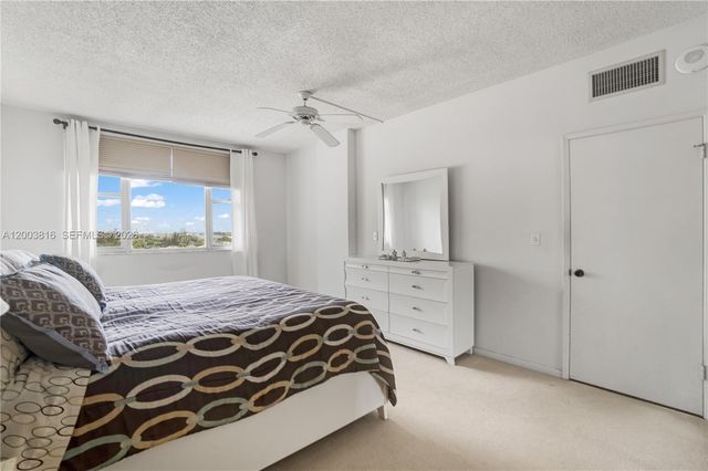4330 Hillcrest Dr 1017 1017, Hollywood, FL 33021