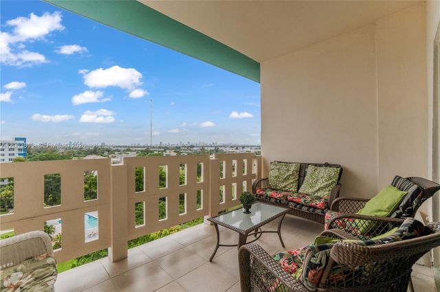 4330 Hillcrest Dr 1017 1017, Hollywood, FL 33021