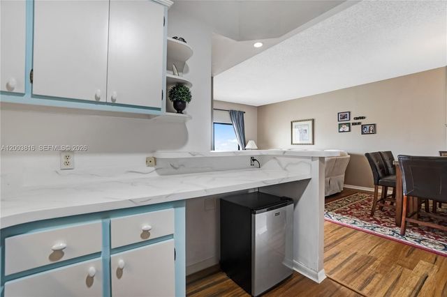 4330 Hillcrest Dr 1017 1017, Hollywood, FL 33021
