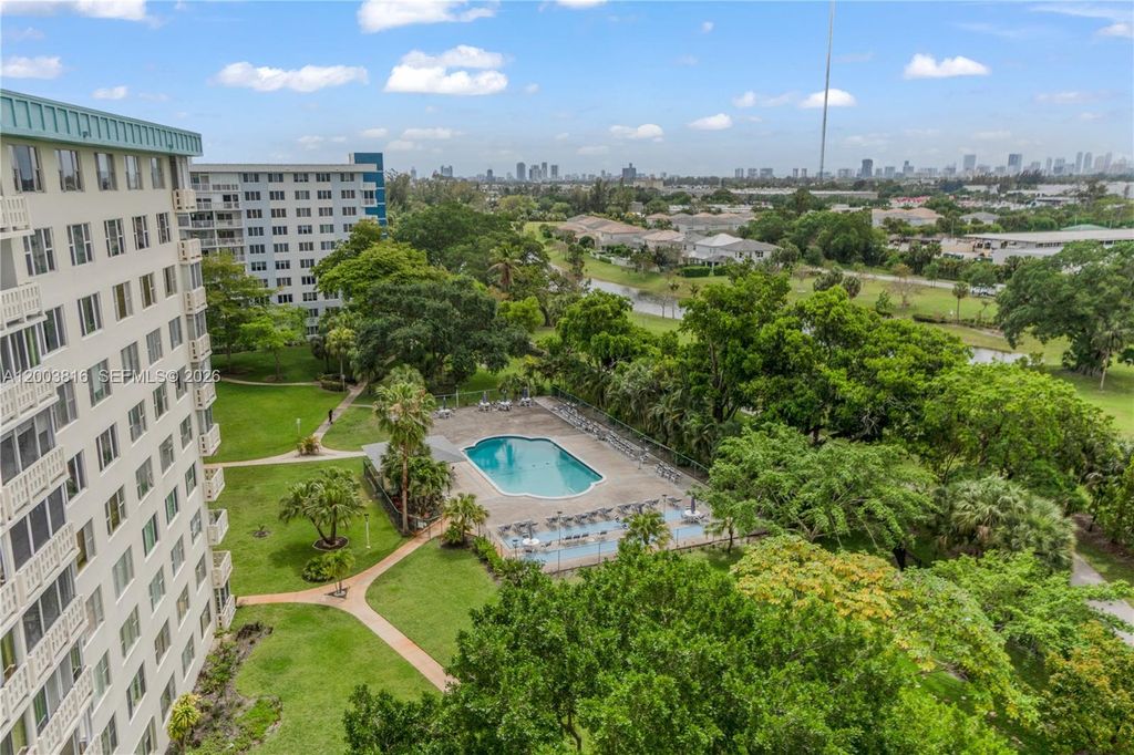 4330 Hillcrest Dr 1017 1017, Hollywood, FL 33021