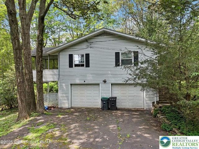 129 Winona Road, Mount Pocono Boro, PA 18344